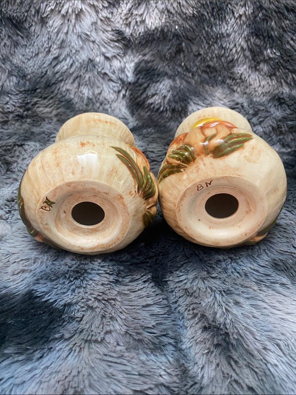 Vintage Hand-Painted Mushroom Ceramic Salt and Pepper Shakers - Yellow & Brown - Picture 6 of 16